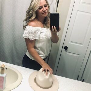 Meet your Posher, Serena